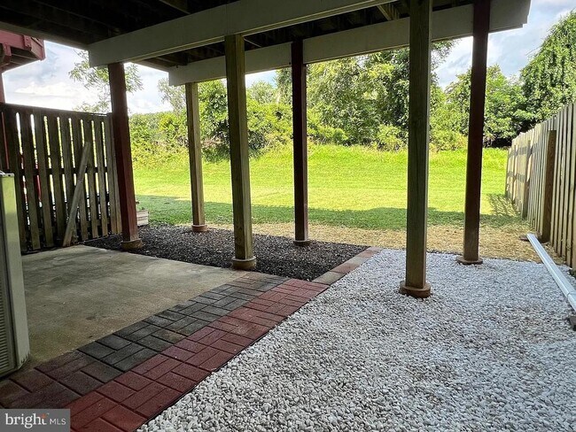 Building Photo - 439 Amelanchier Ct