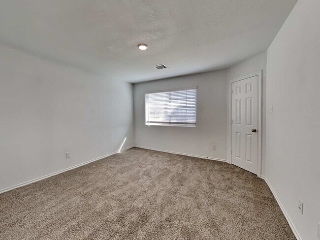 Building Photo - 24114 Mustang Run Dr