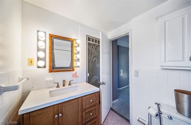 Building Photo - 4069 Bushnell Rd