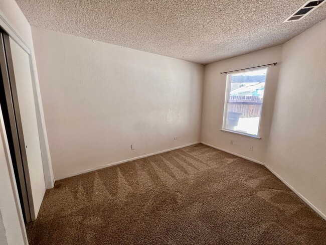 Building Photo - $2,050 Princeton & Brawley, 3 Bed - N Dewe...