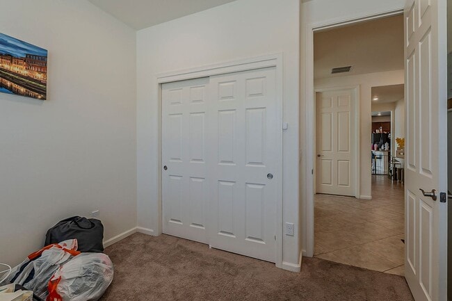 Building Photo - Modern Comfort Meets Smart Living in Vail!