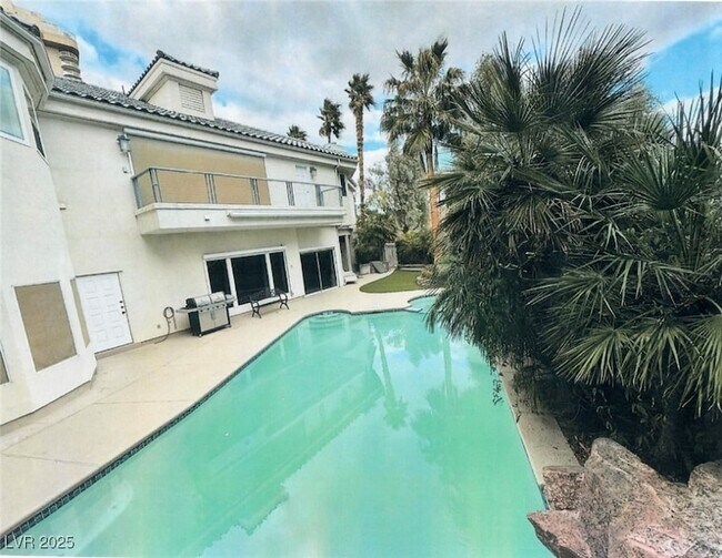 Building Photo - 3160 Bel Air Dr