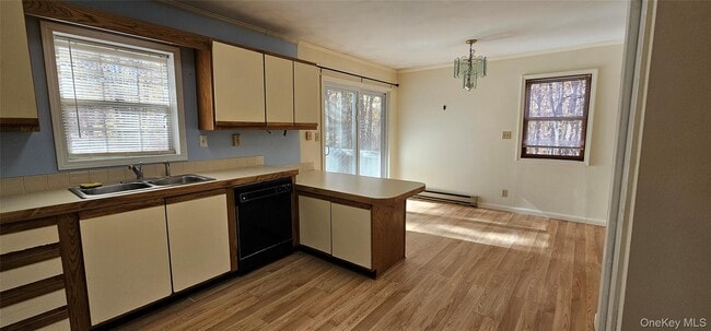 Building Photo - 323 Cushetunk Dr