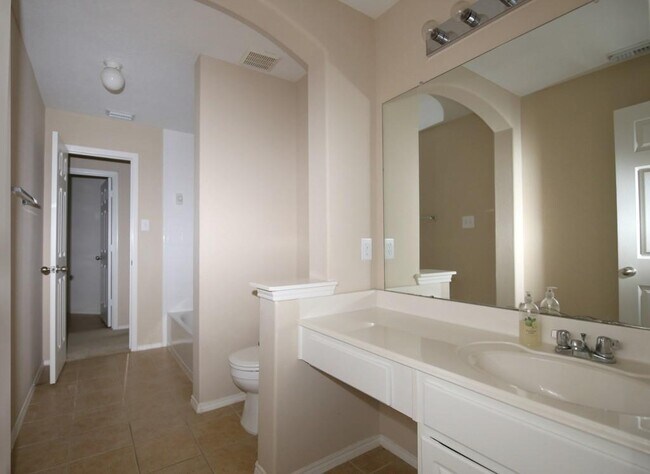 Building Photo - 14715 Country Rose Ln