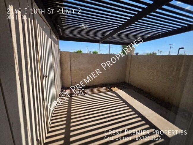 Building Photo - 2149 E 10th St
