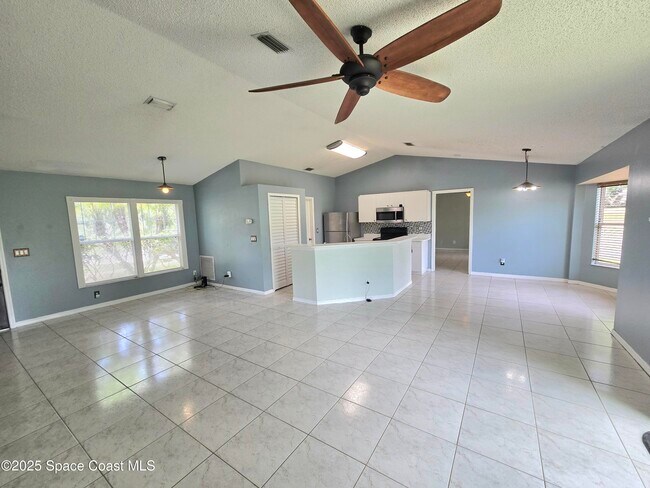 Building Photo - 4445 Greenhill St