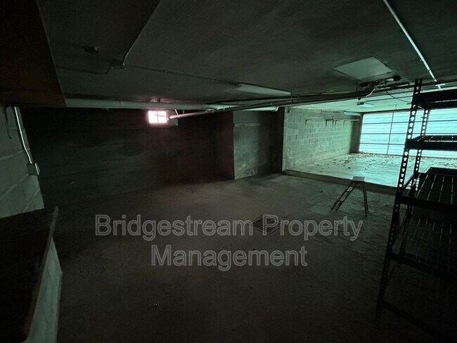 Building Photo - 7155 Meeker Rd