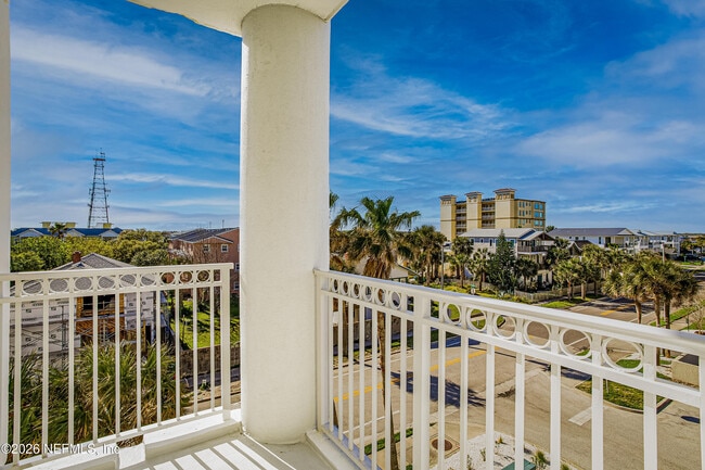 Building Photo - 1809 1st St N