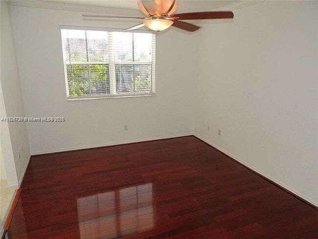 Building Photo - 4931 N Harbor Isles Dr