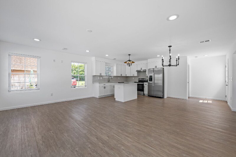 Building Photo - 244 Caroline Dr