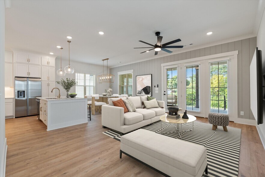 Building Photo - 321 Old Shackle Island Rd