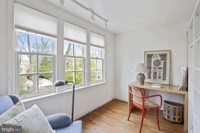 Building Photo - 3743 Upton St NW