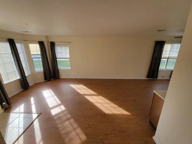 Building Photo - 1 Jodhpur Ct