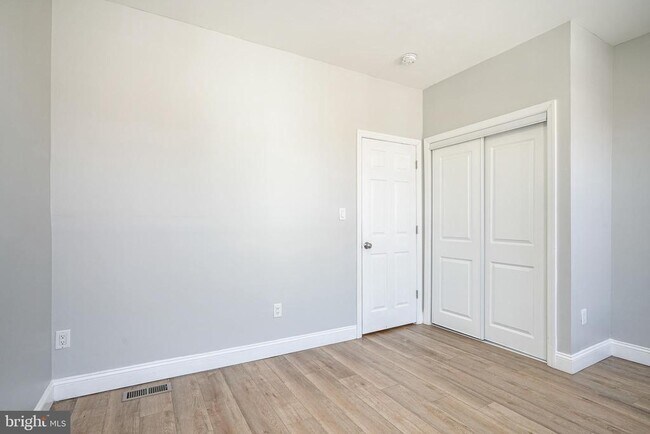 Building Photo - 3037 Tulip St