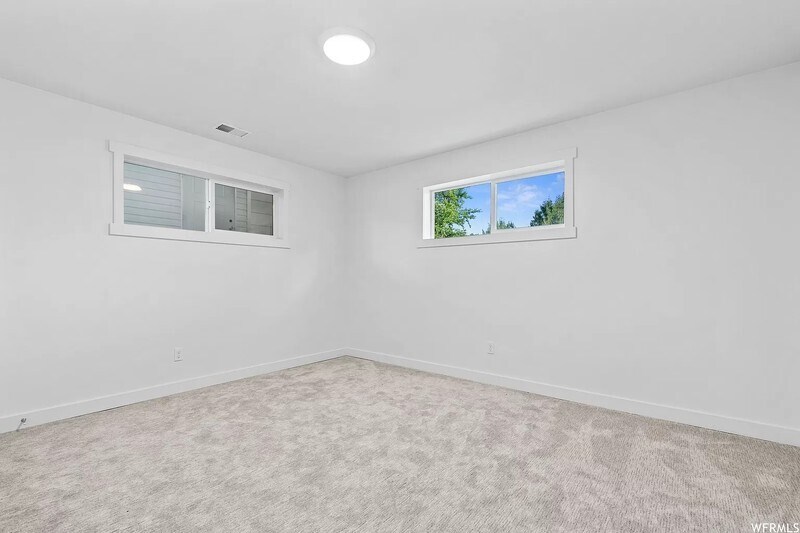 Building Photo - 1520 E 7380 S