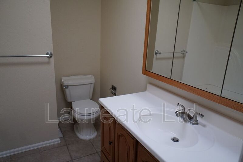 Building Photo - 1853 S Oakland St