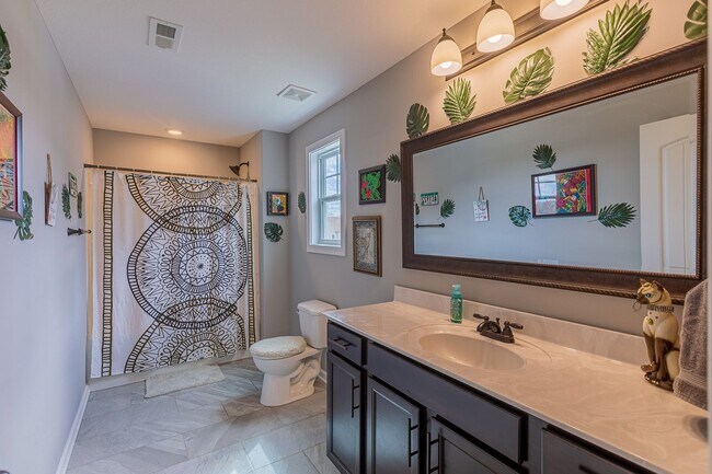 Building Photo - Pet Friendly Three Bedroom!