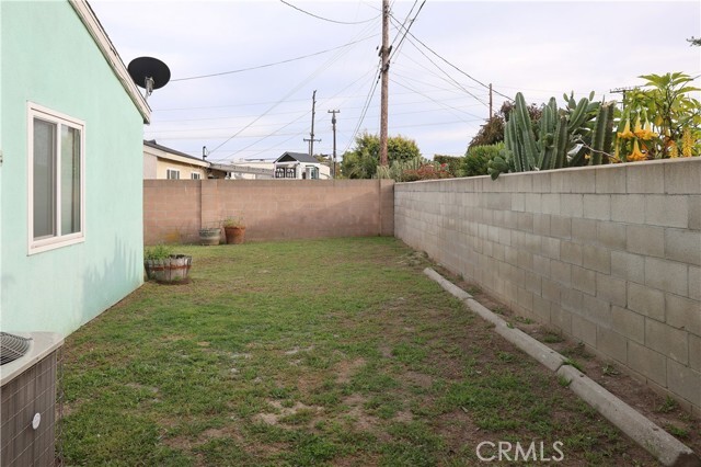 Building Photo - 6548 Sequoia Dr