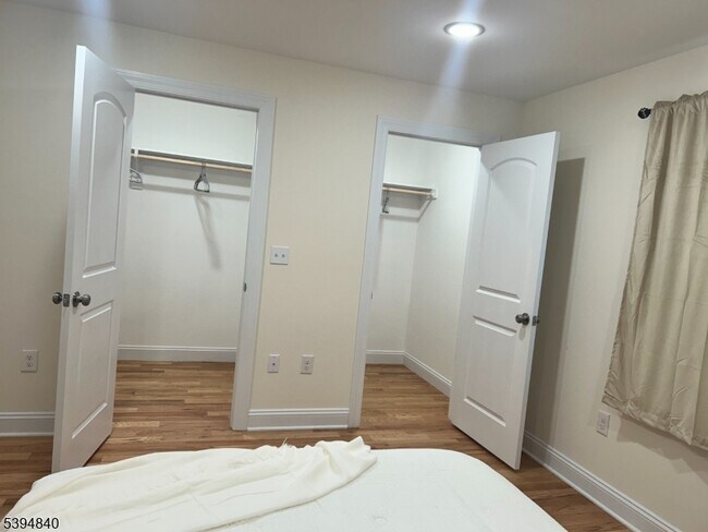 Building Photo - 337 13th Ave