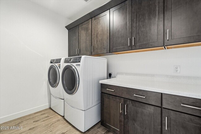 Building Photo - 11138 N San Clemente St