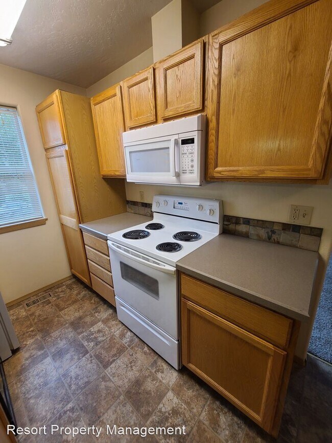 Building Photo - 3 br, 2 bath House - 2337 N. 13th St