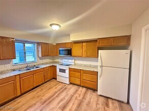 Building Photo - 463 Treeside Dr