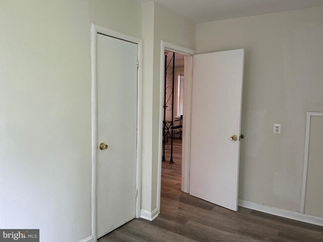 Building Photo - 818 Balsamtree Pl