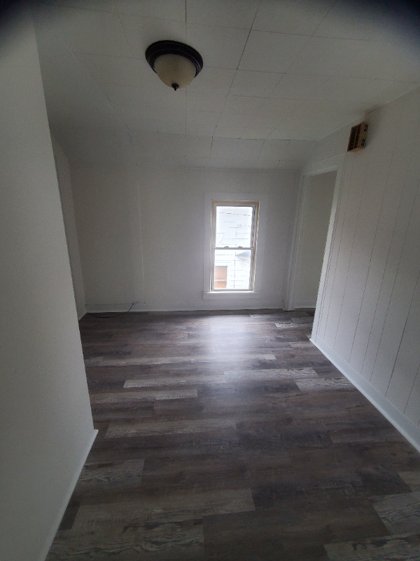 Building Photo - 3 Schubert St