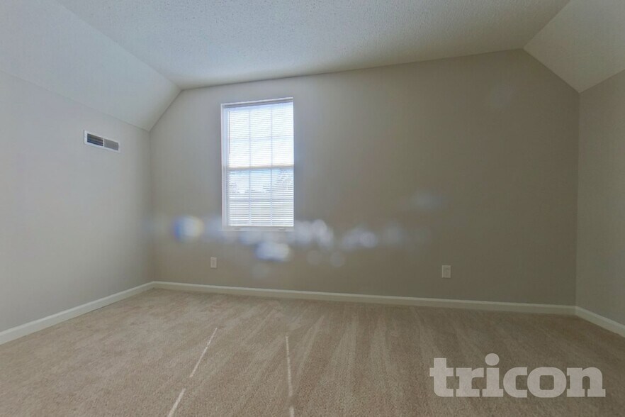 Building Photo - 13 Walnut Grove Way