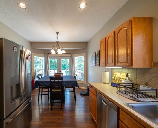 Building Photo - 5 Bedroom, 3 Bathroom house with completed...