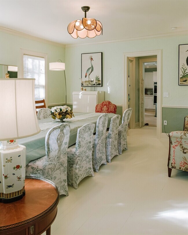 Building Photo - 519 28th St