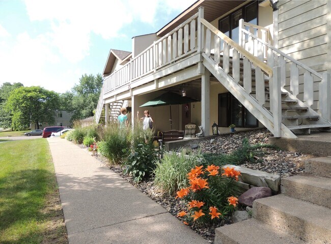 Building Photo - 85 Coulee Rd