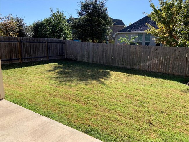 Building Photo - 501 Cardenas Ln
