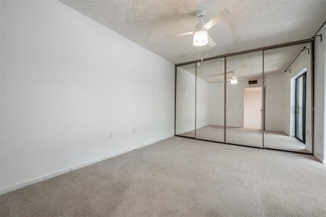 Building Photo - 2710 4th Ct