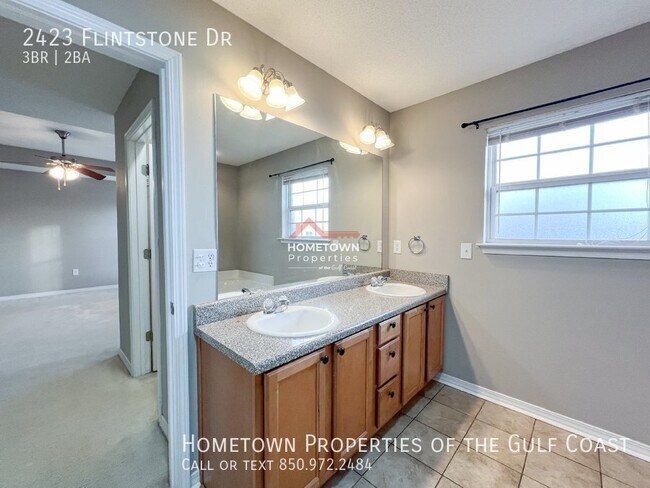 Building Photo - 2423 Flintstone Dr