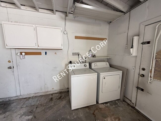 Building Photo - 2522 Marcella St