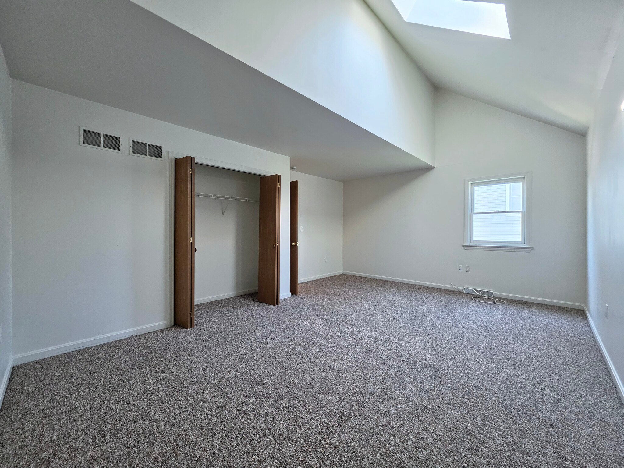 Building Photo - 391 E Jackson St