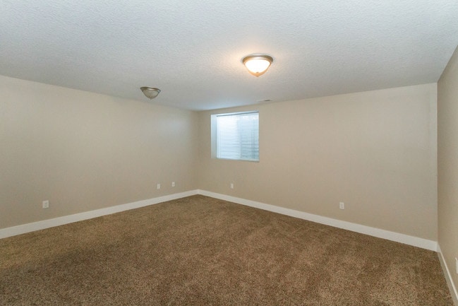 Building Photo - 411 Sunflower Dr