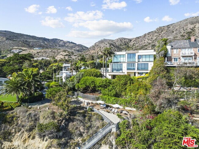 Building Photo - 31833 W Sea Level Dr