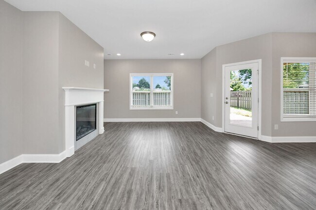 Building Photo - 153 Cherry Laurel Dr