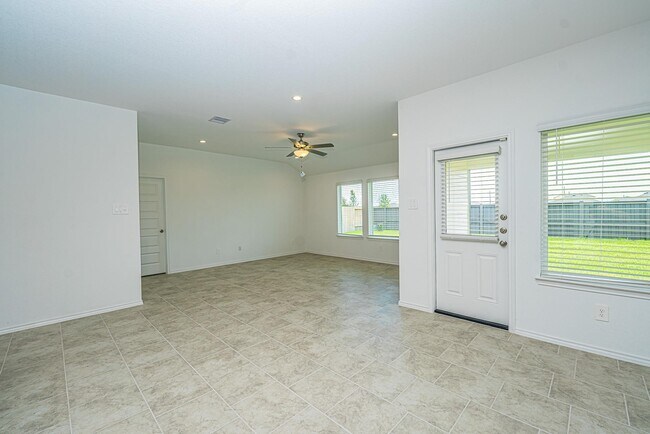 Building Photo - 1118 Appaloosa Ln