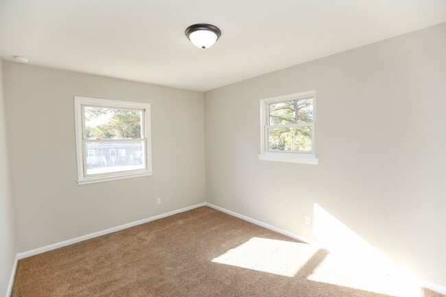 Building Photo - Spacious Home Near Bow Creek & Lynnhaven Mall