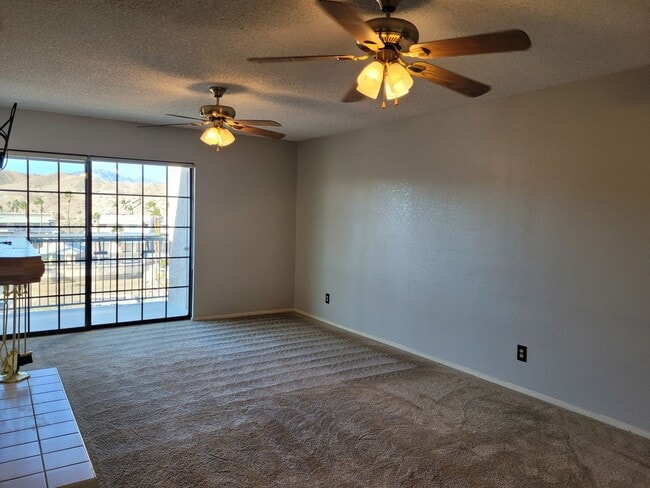 Building Photo - Affordable 2bed/2 bath Condo is Beautiful ...