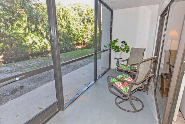 Building Photo - 1605 S US Hwy 1