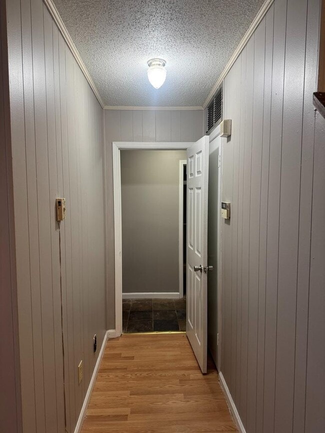 Building Photo - 115 Bay Valley Dr SW