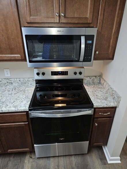 Building Photo - 101 Edgewood Dr