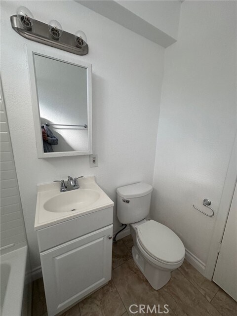 Building Photo - 318 E Walnut St