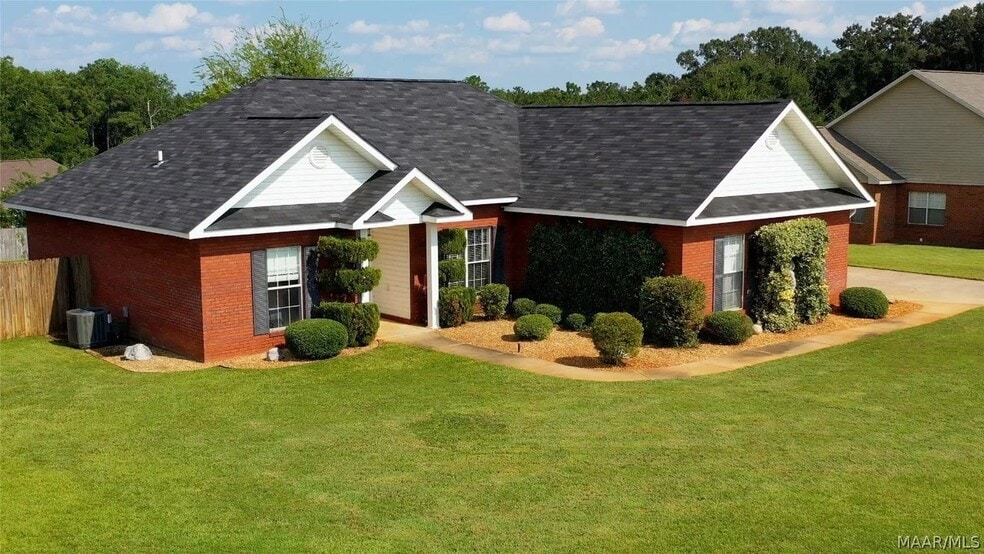 Building Photo - 201 Fountain Crest Dr