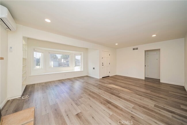 Building Photo - 9547 Wedgewood St