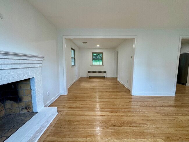 Building Photo - 30 Fairview Dr